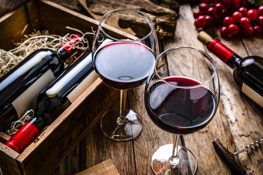 赤ワインとグラス
