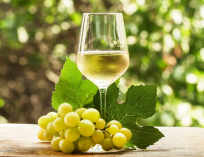白ワインのブドウ品種は？代表的な品種とおすすめワインを紹介