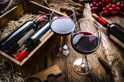 【ソムリエが選ぶ】価格帯別の高級赤ワインおすすめ17選！